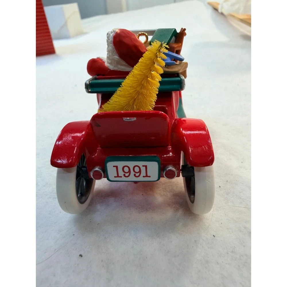 1991 Hallmark Keepsake Ornament Santas Antique Car Here Comes Santa 13th Series